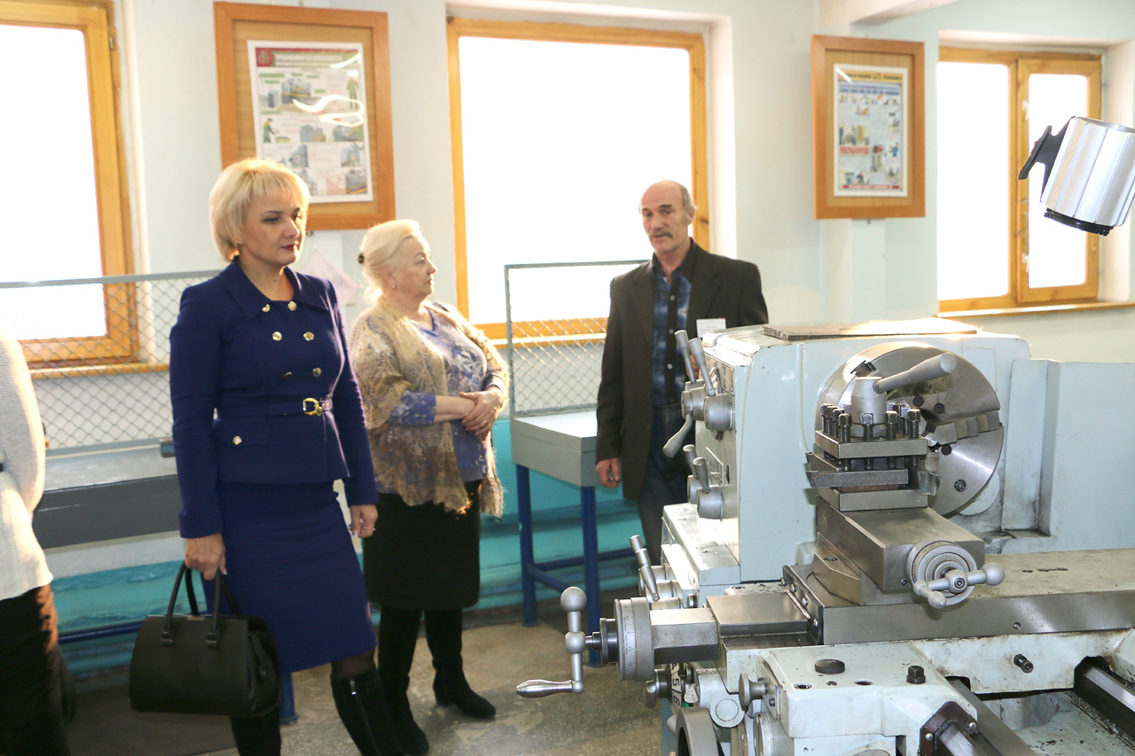 Подписание соглашения о сотрудничестве между ХТИ – филиалом СФУ и ГБОУ СПО РХ «Техникум коммунального хозяйства и сервиса» Подписание соглашения о сотрудничестве между ХТИ – филиалом СФУ и ГБОУ СПО РХ «Техникум коммунального хозяйства и сервиса»