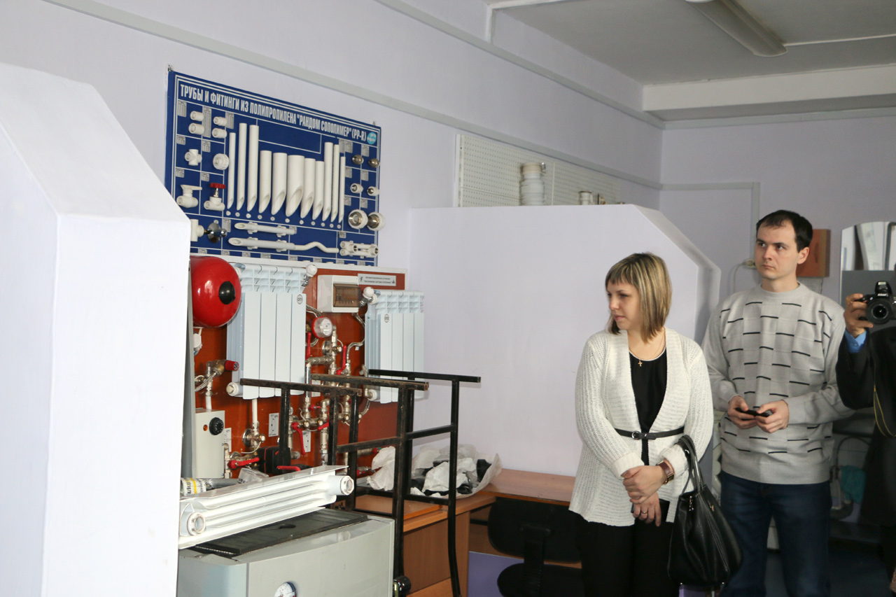 Подписание соглашения о сотрудничестве между ХТИ – филиалом СФУ и ГБОУ СПО РХ «Техникум коммунального хозяйства и сервиса» Подписание соглашения о сотрудничестве между ХТИ – филиалом СФУ и ГБОУ СПО РХ «Техникум коммунального хозяйства и сервиса»