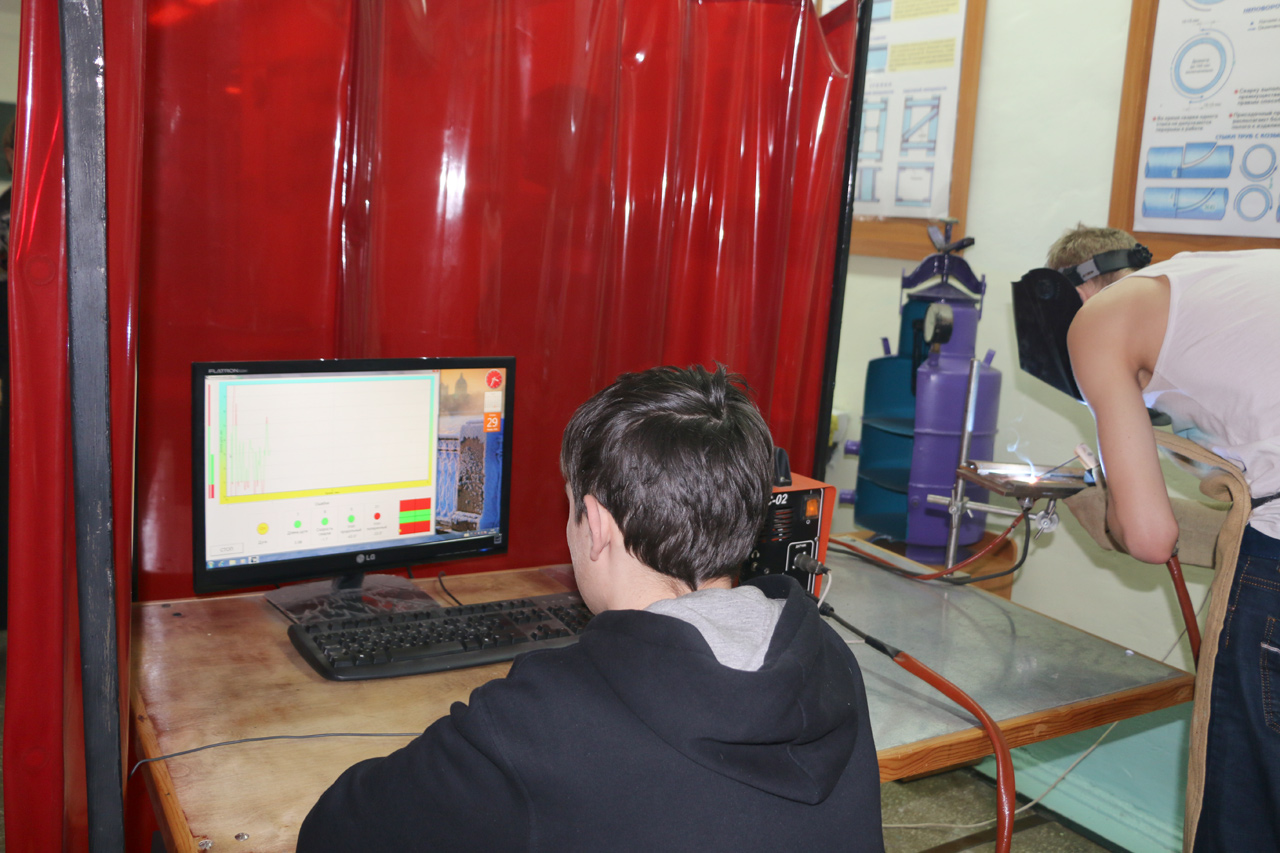 Подписание соглашения о сотрудничестве между ХТИ – филиалом СФУ и ГБОУ СПО РХ «Техникум коммунального хозяйства и сервиса» Подписание соглашения о сотрудничестве между ХТИ – филиалом СФУ и ГБОУ СПО РХ «Техникум коммунального хозяйства и сервиса»