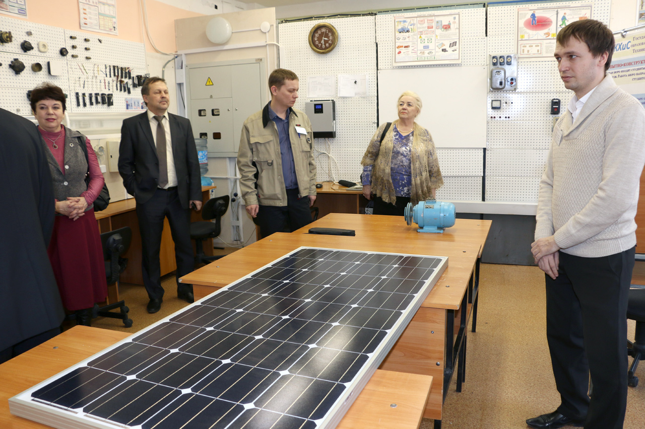 Подписание соглашения о сотрудничестве между ХТИ – филиалом СФУ и ГБОУ СПО РХ «Техникум коммунального хозяйства и сервиса» Подписание соглашения о сотрудничестве между ХТИ – филиалом СФУ и ГБОУ СПО РХ «Техникум коммунального хозяйства и сервиса»